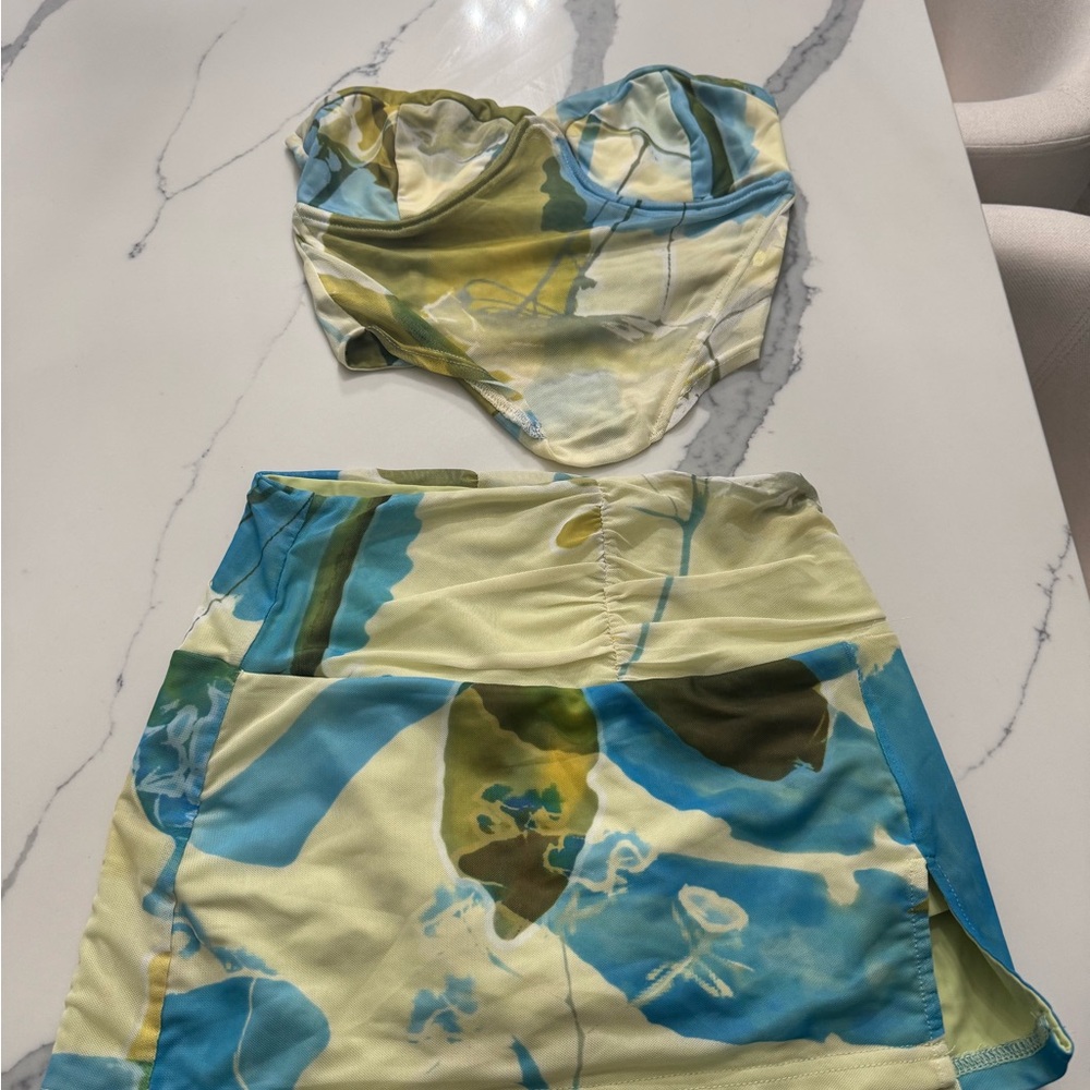 Never worn tiger mist Set